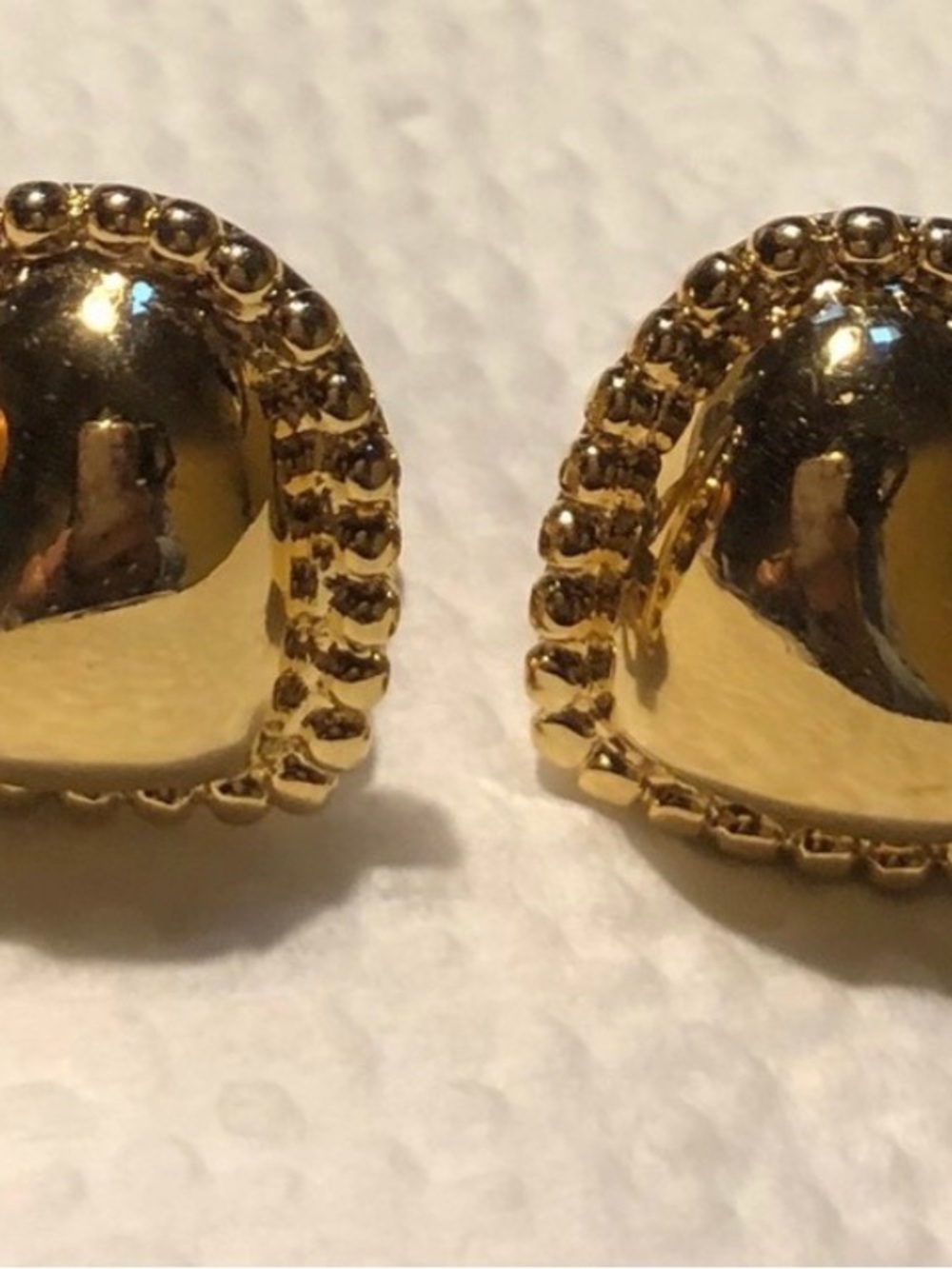 Gorgeous —MONET- Like New — Vintage ❤️Heart Clip-On Earrings MUST Have